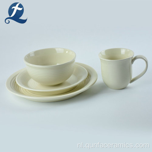 Aanpassen van kleurrijke keramische servies sets